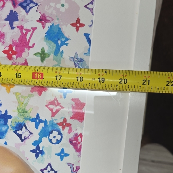 Taylor Swift. - Picture 3 of 4